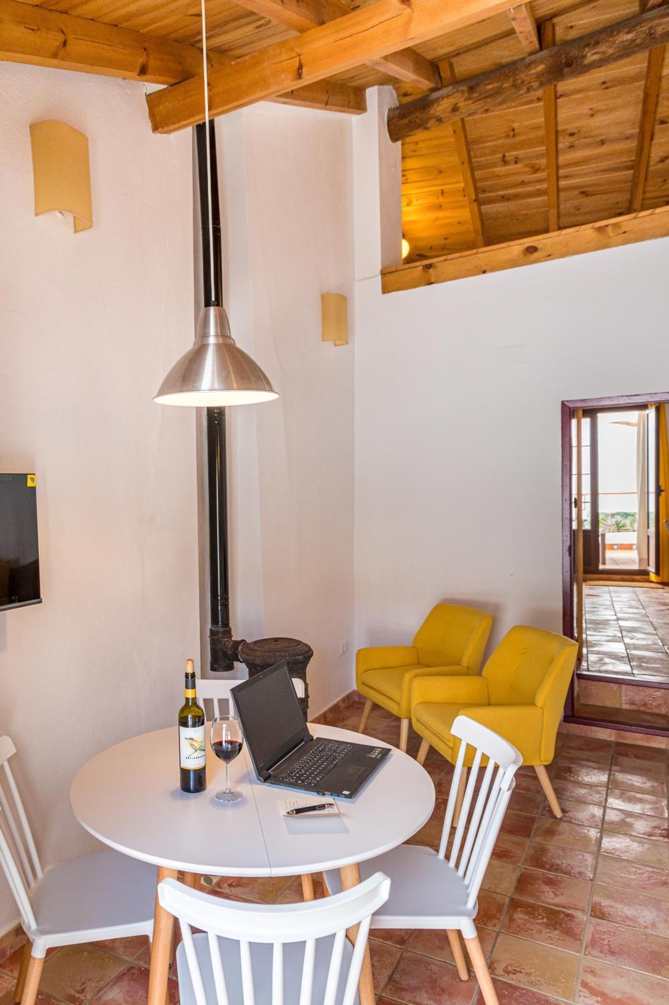 Casa Rural La Artistica, Alojamiento Y Arte Fuenteheridos Exteriör bild